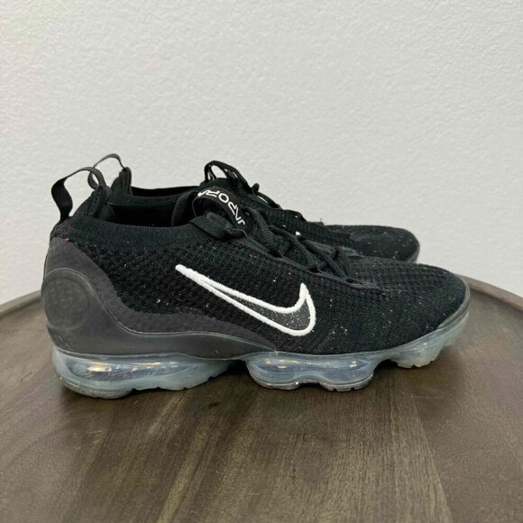 Nike Air Women's VaporMax 2021 Flyknit Lace-Up Sneaker Black Size 9 - Picture 4 of 12